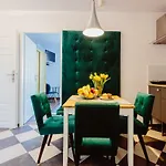 Kings City - Zyblikiewicza Apartment